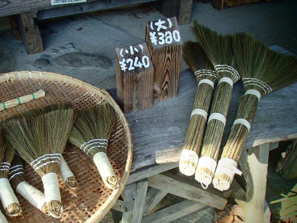 hand made brushes at the Meoto waterfall