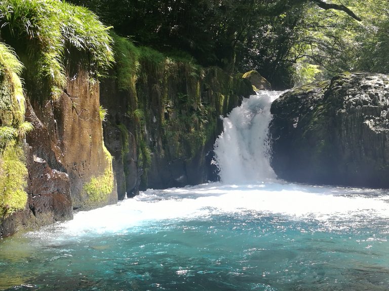 Kikuchi gorge waterfall kikuchi gorge and kurokawa onsen tour
