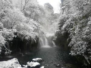kumamoto sightseein spot Kikuchi gorge in winter with snow