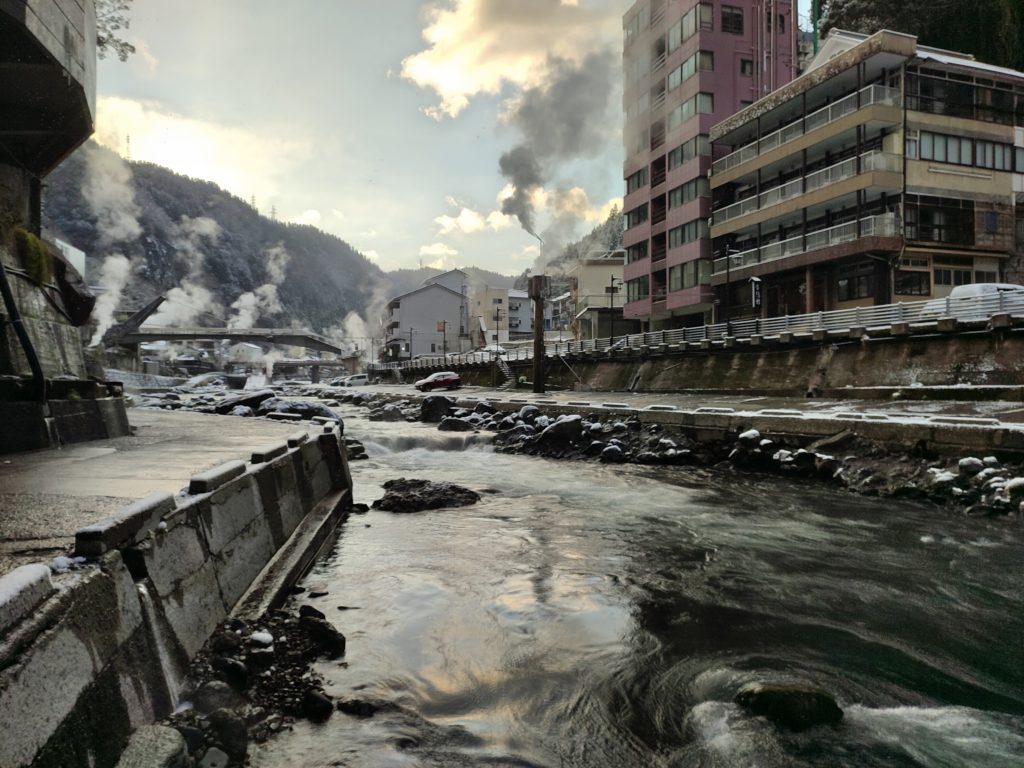 wintry Tsuetate onsen in Oguni