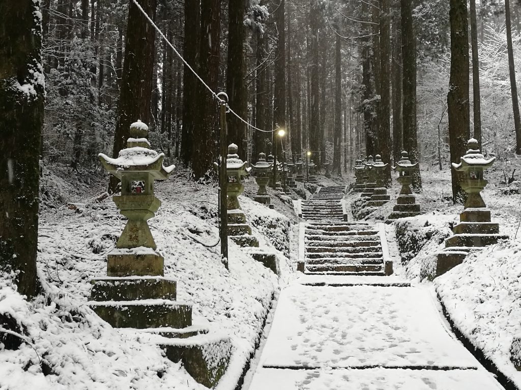 winter at kamishikimi shrine