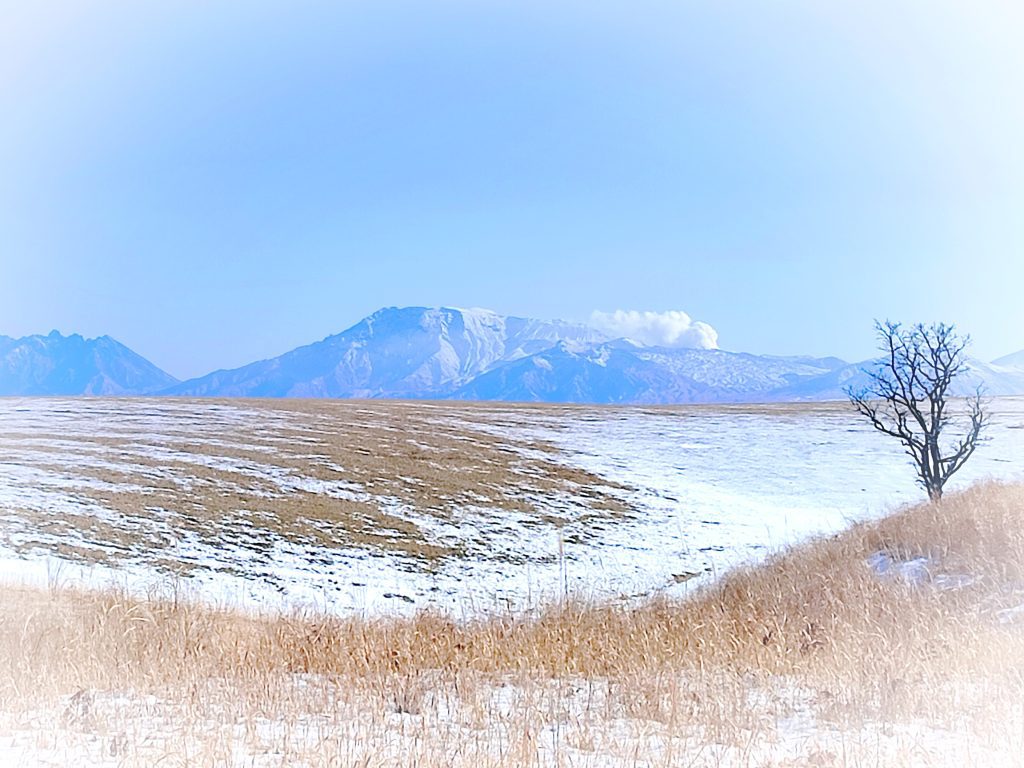 Kumamoto in Winter - aso on a winter dy in the snow